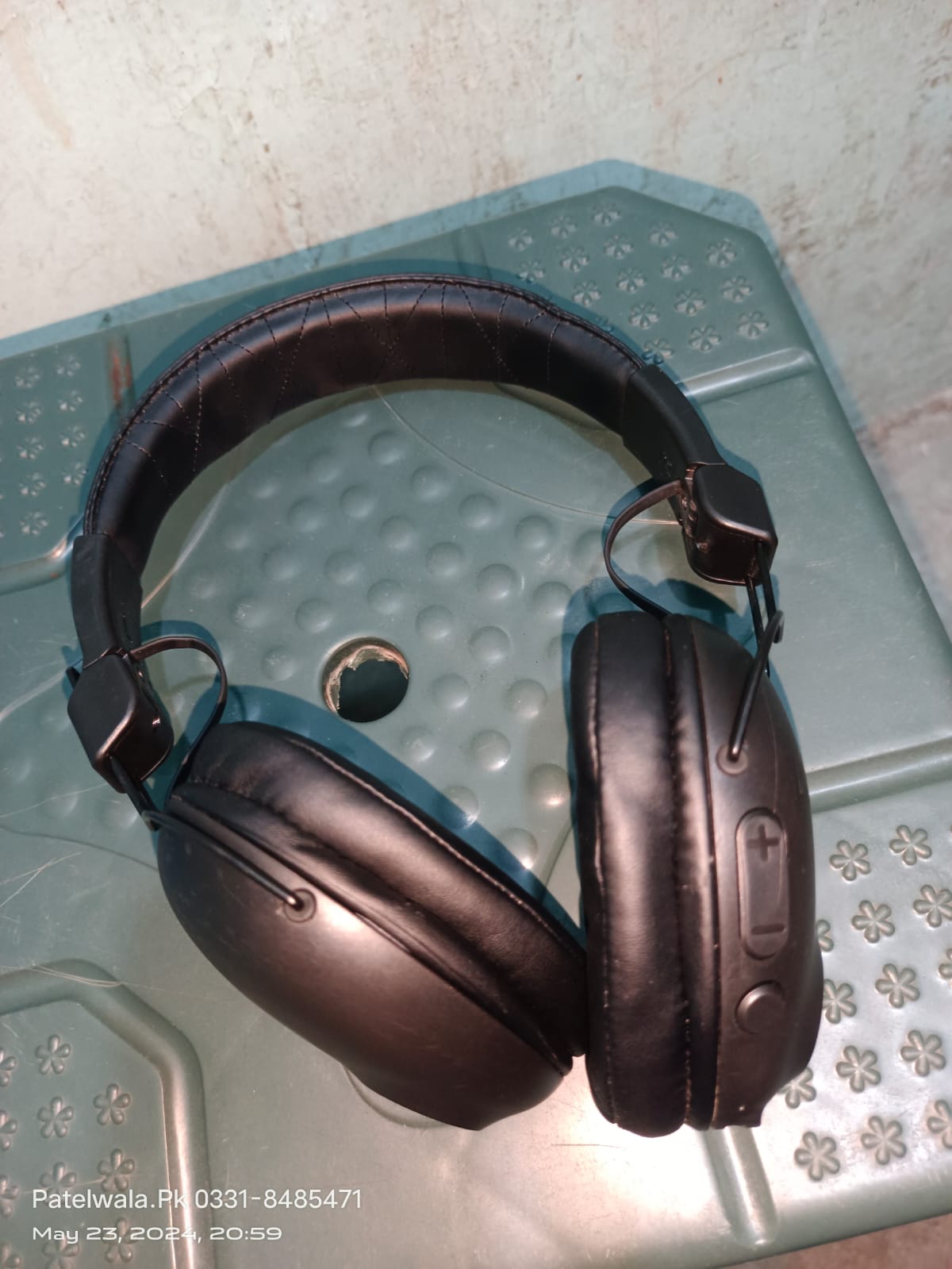 JLab Studio Pro Wireless Over-Ear Headphones – 50+ Hrs, Bluetooth 5, EQ3 Sound Good Condition