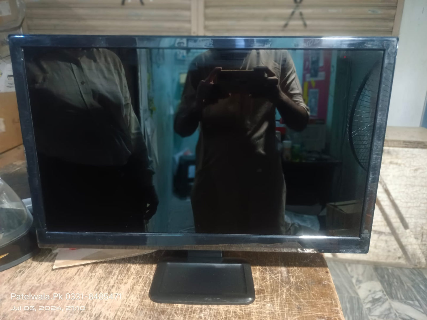 Planar 27 inch 2k LED LCD (2k display works on DP and DVI, VGA port only), PXL2780MW 27" 16:9 WQHD IPS Monitor (HDMI, DP, DVI VGA Connectivity).Abroad used stock fresh condition ,Stand may vary.